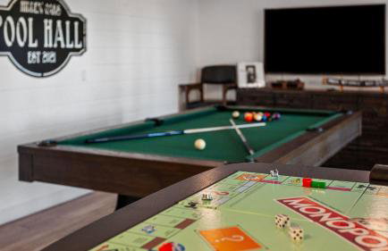 Hidden Oaks Farmhouse by Avantstay Hot Tub, Deck - Foto 40