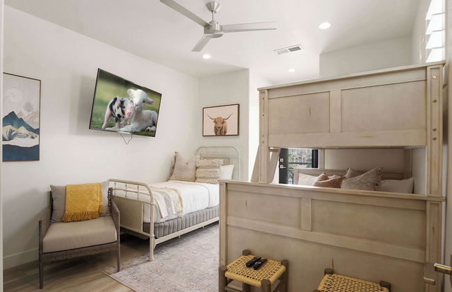 New The Ranch House Freedom Village - Foto 9