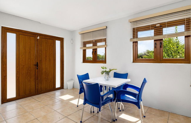 Spacious 4BR Villa Private Pool Cozy Location - Photo 31