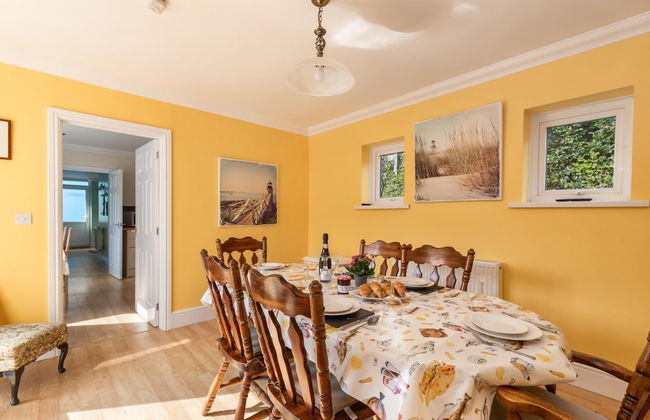 Sunningdale - Beach Side Cottage, Sea Views, Parking - Photo 35