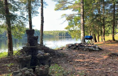 Luxury Forest Lake House - Privacy, Nature, Conveniences - New 2 bedroom - Foto 20