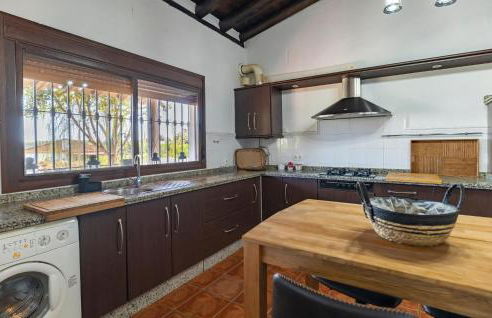 4 Bedroom Stunning Home In Guillena - Foto 19