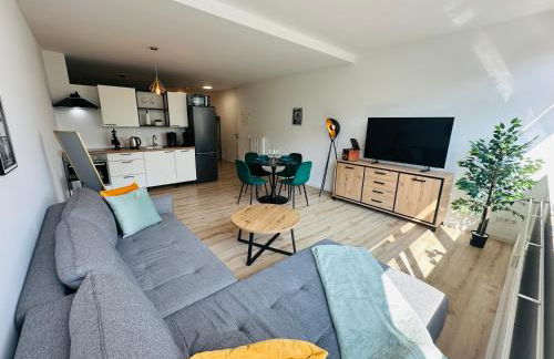 Exklusives Studio - Zentral Innenstadtlage - Kostenloser Parkplatz - Aufzug - Modern für bis zu 4 Personen - Smart Home - Foto 10