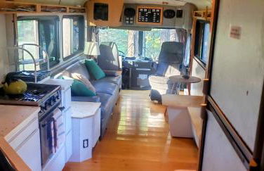 Madrone Hideout - decked out bus! - Foto 9