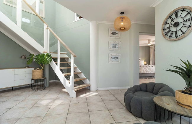 Beachfront Villa Sea Breeze, Hout Bay, Cape Town - Photo 48