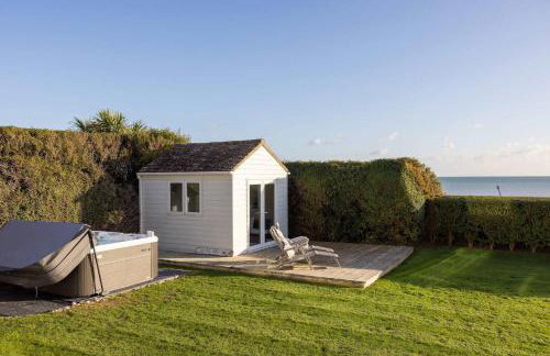 Luxury Beachfront Retreat for 14 with Hot Tub - Photo 55