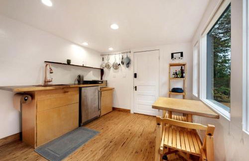 Gorgeous Garden-Level Guest Suite for a Comfortable Getaway Surrounded by Nature in Rio Nido, California - Foto 1