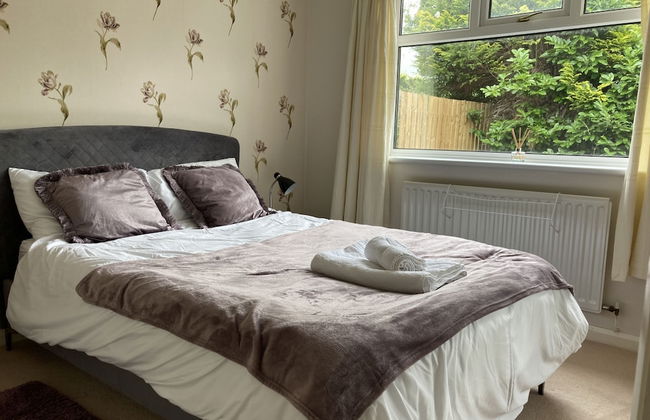 Spacious Detached Bungalow With Ample Parking - Foto 20