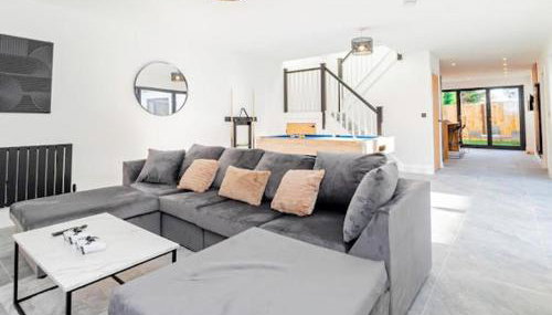 Modern Newport holiday home sleeps 8 - Foto 4