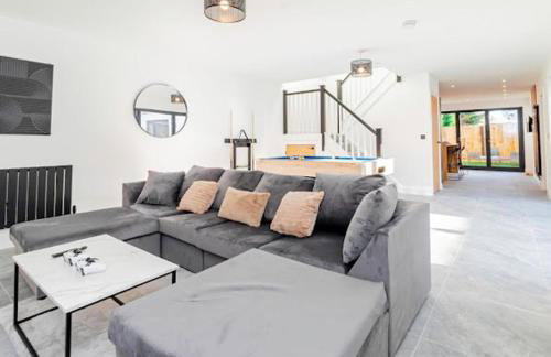 Modern Newport holiday home sleeps 8 - Foto 4