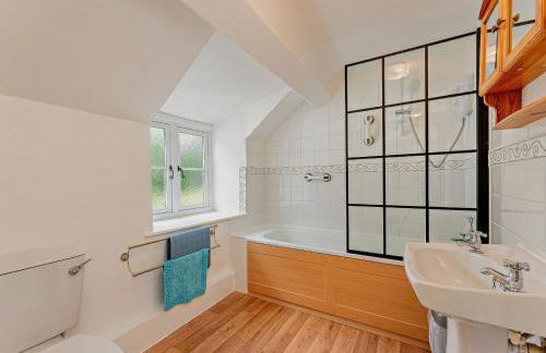 2 Bed in Machynlleth 93079 - Photo 17