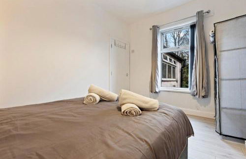 Cozy 1-Bedroom Apartment Steps from Bullring & Victoria Square - Foto 20