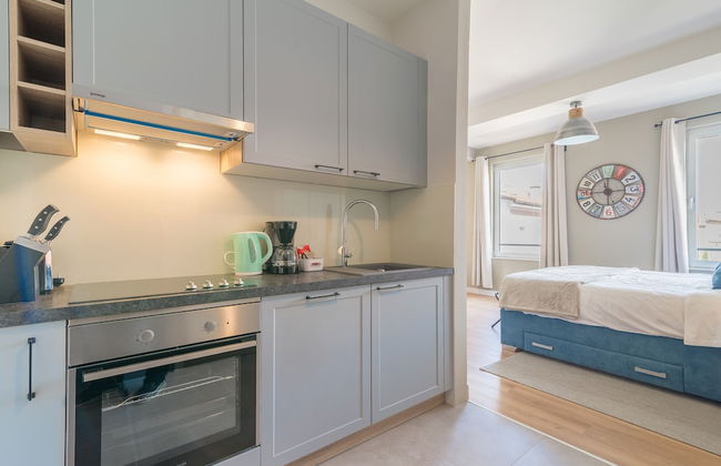 Luxurious Suites Elegance - Photo 23