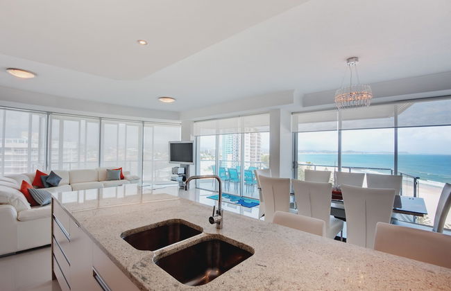 Reflection Tower Two - Photo 28