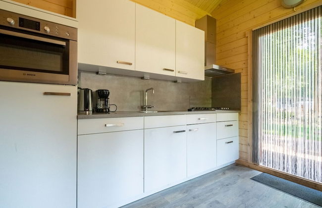 Chalet Near Utrecht With Combimicrowave - Photo 6