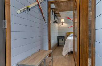 Modern Tiny Home Wraparound Deck - Foto 10