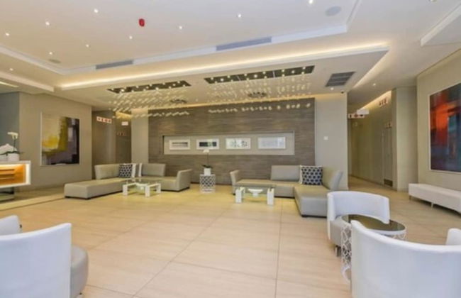 Sandton Skye Apartment - 616 - Photo 3