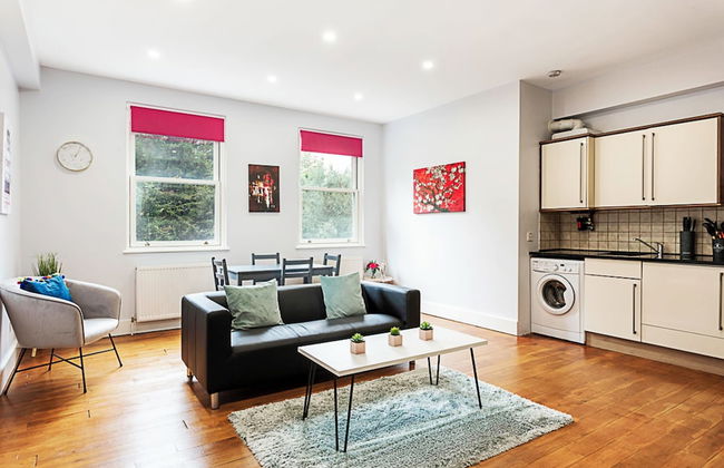 Modern Clapham Apartment - Photo 21