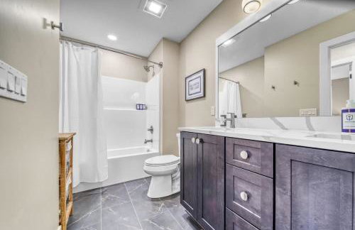 Luxe by the Lake - Pool Access - Photo 46