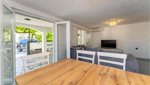 2 Bedroom Awesome Apartment In Rtina - Foto 5