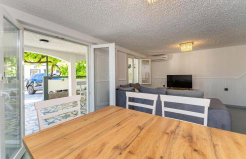 2 Bedroom Awesome Apartment In Rtina - Photo 5