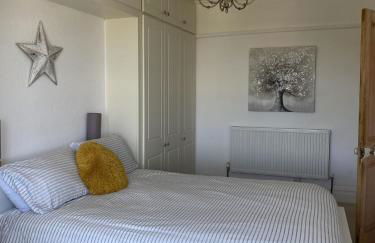 Ocean Terrace, Ilfracombe, 4 bedrooms, Sleeps 8, Stunning Sea Views, Parking, Garden, Pet Friendly - Foto 4