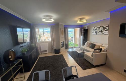 Gorgeous 2 bed Duquesa apartment, 2 pools, easy parking and 2 large balconies, 1 with stunning views - Foto 27