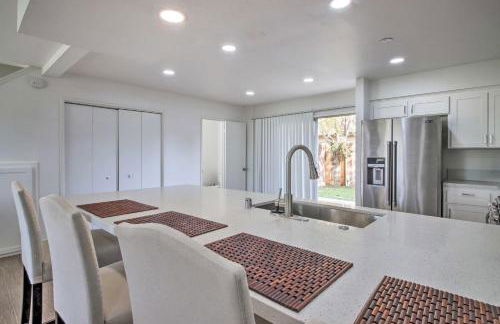 Central Bakersfield Townhome with Private Patio - Foto 7