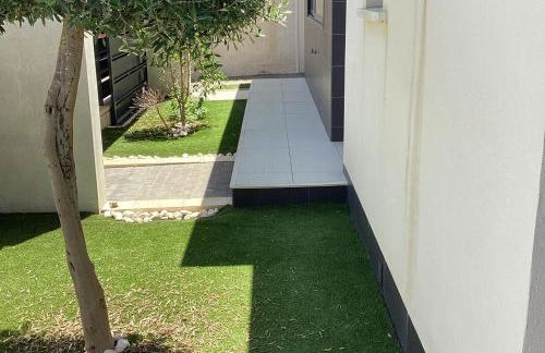 HouseSleeps6-Pool-Beach-Garden-Solarium-PetOK - Foto 4