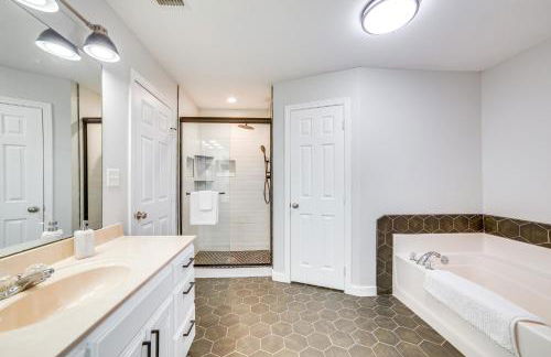 2 Mi to Lake Monticello Home with Large Decks! - Foto 15