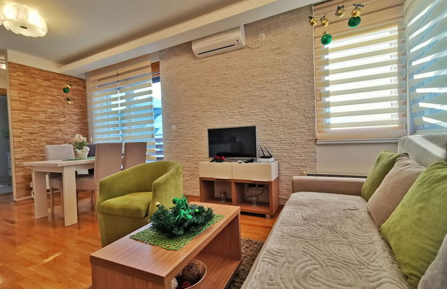 Konaciste Egoiste - Centar - Photo 17