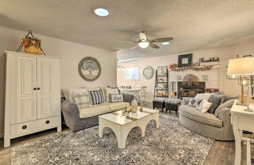 Renovated Cottage with Fire Pit in Munds Park! - Foto 10