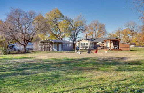 Game Room and Fire Pit Family-Friendly Aubrey Home - Foto 24