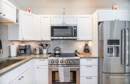 Latitude Adjustment Walk to Beach & Dining! - Foto 42