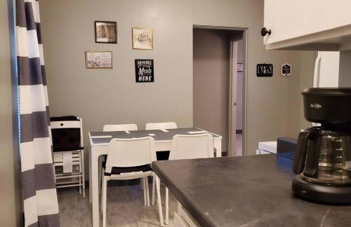 Cozy Cottages across from the Food Trucks of Aloha mall - Foto 30