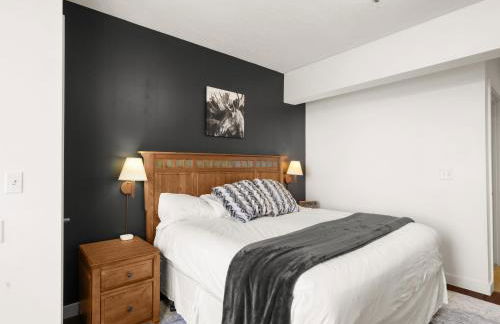 Top Floor Deer Valley Gondola Lakefront Condo- Great views - Photo 33