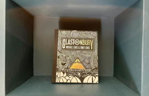 Stylish Retro Hotel Room above Pub - Foto 15