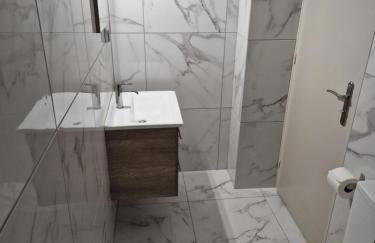 FlyHome Apartments near the Airport - Photo 53