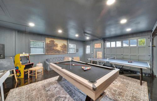 Fully Restored cottage, AMAZING game room, hot tub - Foto 27