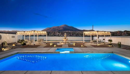 HUGE House in Joshua Tree/Yucca Valley with Pool & Hot Tub - Foto 2