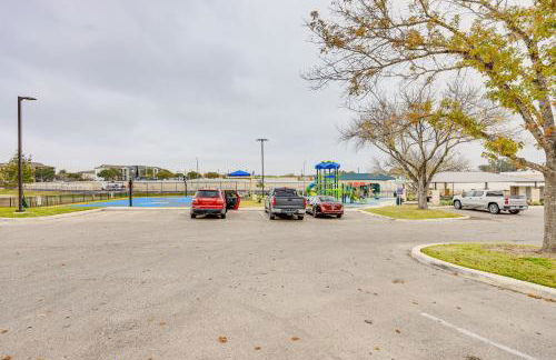 3 Mi to Randolph AFB Family Home with Poker Table! - Foto 27