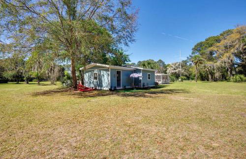 Marsh Views and Patio Saint Helena Island Hideaway - Foto 26