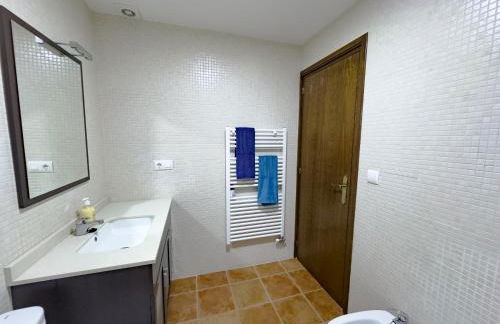 Caserna 13 - Moderna Casa de Pueblo en Maçanet - Foto 15