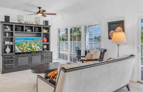 Oceanside Manor- Expansive Waterfront Pool Home, 30' Dock - Foto 15