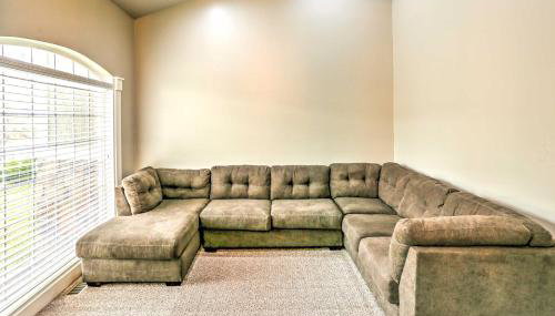 Elegant Smithfield Home with Views - 6 Mi to USU! - Foto 5