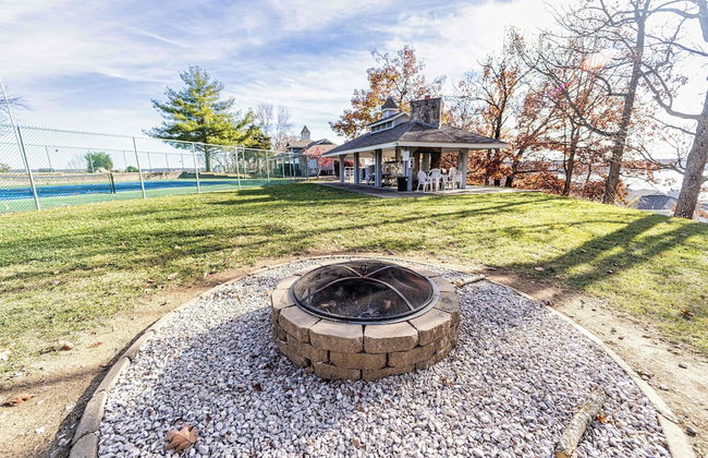 Lazy L at the Lake Chic 3 BDR Condo w/ Boat Slip - Photo 33