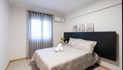 Localização Central! A 450 metros da Vila Germânica Loft com Piscina, Ar-Condicionado, Wi-Fi, Cozinha completa, Garagem Privativa, Espaço Zen, Academia, Sauna, e Mercadinho 24h - Foto 5, towels