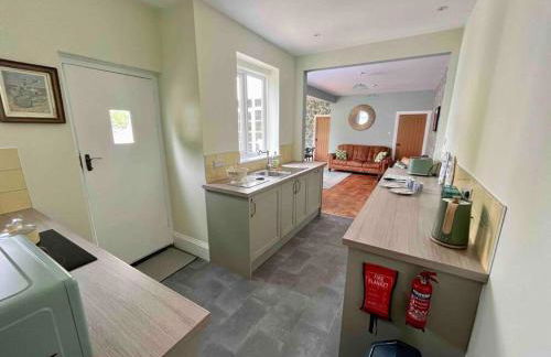 Spacious Semi-detached Southsea House, Free Parking On Drive - Photo 65