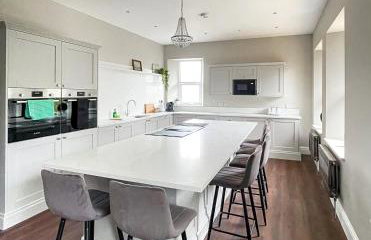 Luxury Private Apartments - Close to Town Centre - Photo 6