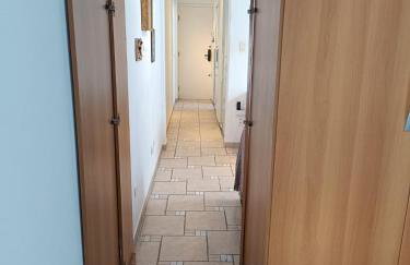 Comfortable Gonzaga Apartament - Em 1 minuto a pé tá na PRAIA Gonzaga em Santos e no Shopping Balneário, 2 ar-condicionados, portaria 24 horas, elevador, 1 vaga carro Gratís, wi-fi Grátis, enxoval Gratuito, PRAIA Santos Gonzaga, Bicicleta disponí - Foto 25